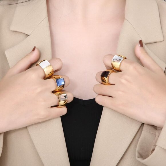 Stunning Large Statement Glass Crystal Rhinestone Band Cocktail Ring Cubic Zirco - Picture 3 of 6